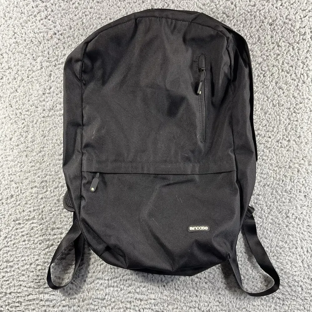 INCASE CAMPUS BACKPACK BLACK LAPTOP BOOK BAG SHOULDER STRAPS COMPACT ZIP UP